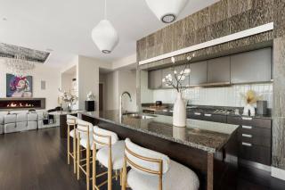 Penthouse Residences Living Modern - 6