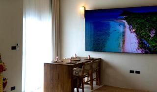Go Big Emperor Bed 100 TV & Sea View - 5