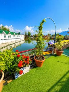 Dal lake Retreat Houseboat - 8