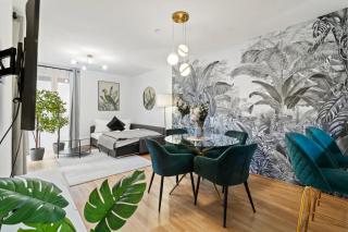 1BR I Balcony I Direct Train to Airport - 9