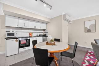 Perth 2BR Apartment near Kings Park & CBD - 3