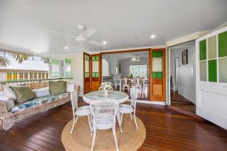 Fully Furnished Queenslander with Pool - 4