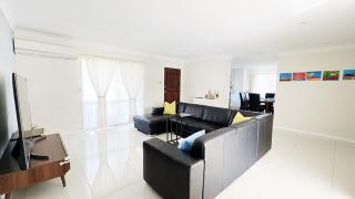 Sunny Home 3BR Family House with Pool Sunnybank - 1
