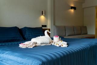 Custom Emperor Bed Designer Studio 85 V-Sea viewJ207 - 1