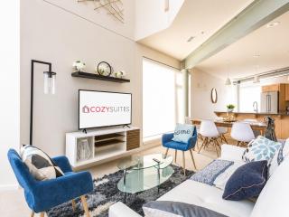 Upscale 3BR Penthouse by CozySuites - 3