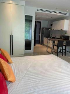Modern Hilltop Studio in Patong - 8
