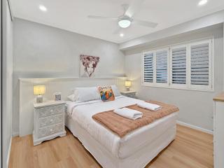 Renovated Two Bedroom Unit in Cotton Tree with Pool - 5 Kalyan Court - 4