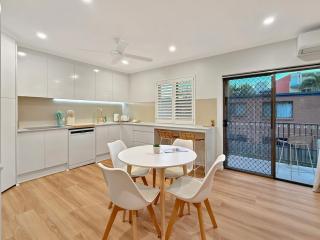 Renovated Two Bedroom Unit in Cotton Tree with Pool - 5 Kalyan Court - 7