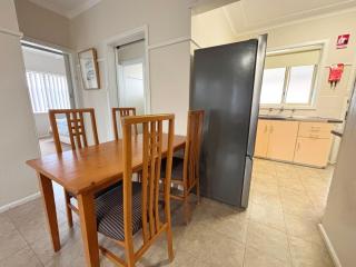 Clarkes Flat 3 - 9