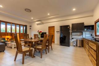Woodland Hide Away - 9