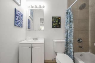 Suarez Art Stay Buena Vista, Sleeps 10, Free Parking - 1