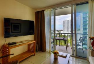 Suarez Art Stay Eastern Shores Great View, Gym, Parking - 5