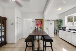Suarez Art Stay Buena Vista Private Rooms, Free Parking - 9