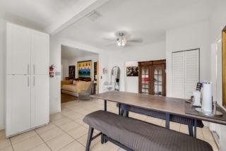 Suarez Art Stay Buena Vista Private Rooms, Free Parking - 4