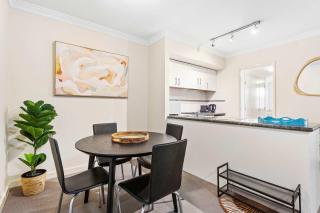 Mounts Bay 1 BR Flat with Pool Tennis C & Parking - 7