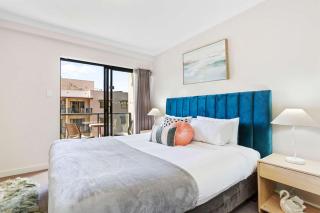 Mounts Bay 1 BR Flat with Pool Tennis C & Parking - 1