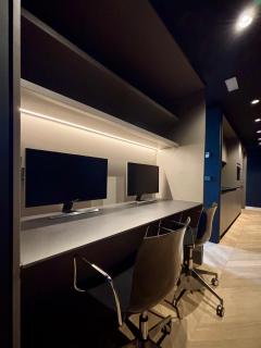 Executive Work Loft - 2