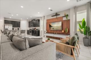 5 Bedrooms 55 Bathrooms Solara 9026 Pc - 9