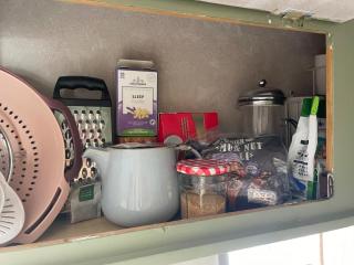 Cosy Caravan sleeps 2 with Patio and Parking - 8