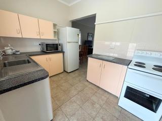 Clarkes Flat 4 - 8