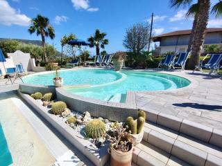 Farmhouse with swimming pool in Capo Vaticano - 3