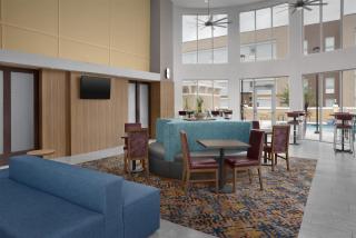 Hampton Inn & Suites Lake City - 3