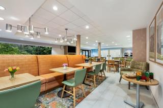Hampton Inn White River Junction - 3