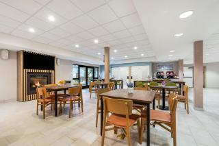Hampton Inn White River Junction - 2