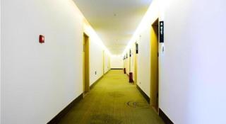 GreenTree Inn Huanggang City Wuxue City Kanjiang Avenue - 4