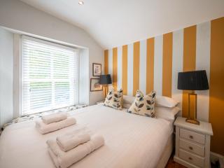 Stylish Coastal Cottage, Walk to Dartmouth Harbour - 9