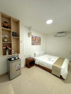 The Lee Hotel - 8