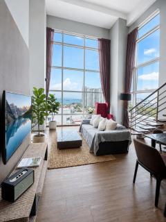 Seaview 2BR Duplex Loft Maritime Suites George Town 0706 - 2