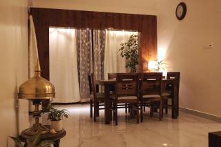 Golden View Nest - Luxurious with Scenic Lake View - 0