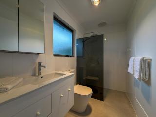 Silver Sands Beach House - 9