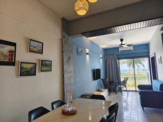 Port Dickson seafront homestay - 7