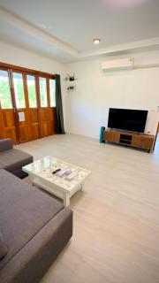 Woodland Hide Away - 4