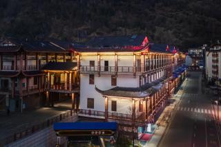 Lumora Peak Hotel - 20 meters from Forest Park Main Gate -English speaking Service- Free Coffee with Breakfast-Free Laundry Room-Free Sightseeing Tips - 7