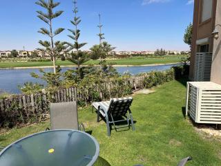 2BR Ground-Floor Chalet in Marassi-Verdi with Garden and Golf-Lake View - 9