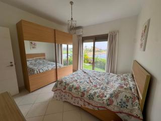 2BR Ground-Floor Chalet in Marassi-Verdi with Garden and Golf-Lake View - 1