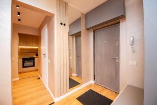 Sakura - One Bedroom Apartment - next to Victoria Avenue and Cismigiu Park - 3