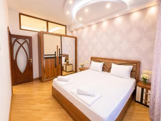 Bright & Spacious 2-Bedroom Apartment on Arami Street in the Heart of the City - 6
