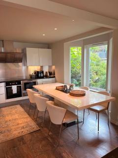 Spacious villa with terrace & car charger Bergen - 3