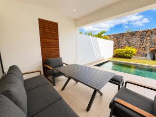 SG7 l Villa Mahoussi l Grand Baie l 4 bedrooms - 2