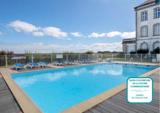 Duplex avec balcon, piscine et accès plage pour 4 - 9