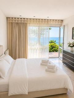 Sovinyon Villa Beachfront - 8