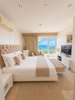 Sovinyon Villa Beachfront - 2