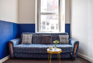 Bond Street Apartment Near the Promenade with Two Bathrooms and Workspace - 7