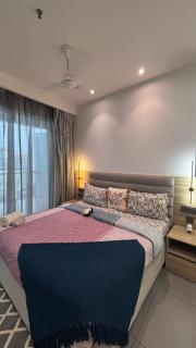 Meraki Sky - Premium Studio with Skyline View - 4