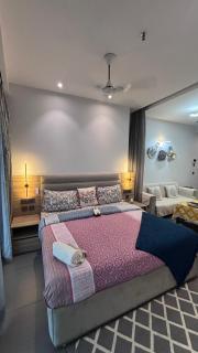 Meraki Sky - Premium Studio with Skyline View - 2