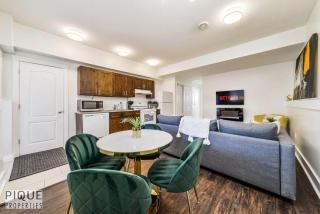 Desert Oasis Suite - KING Bed - Fireplace - WiFi - 5